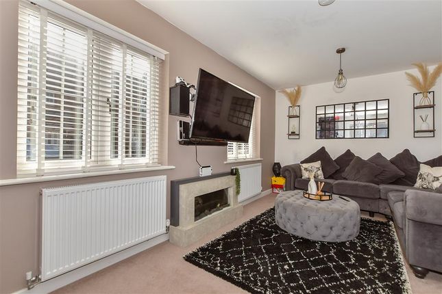 3 bed detached house
