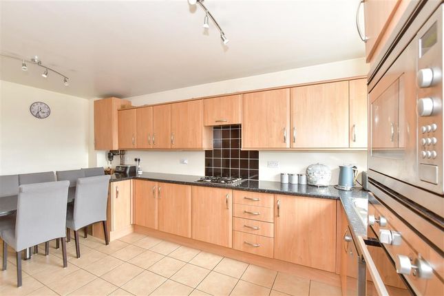 5 bed semi-detached house