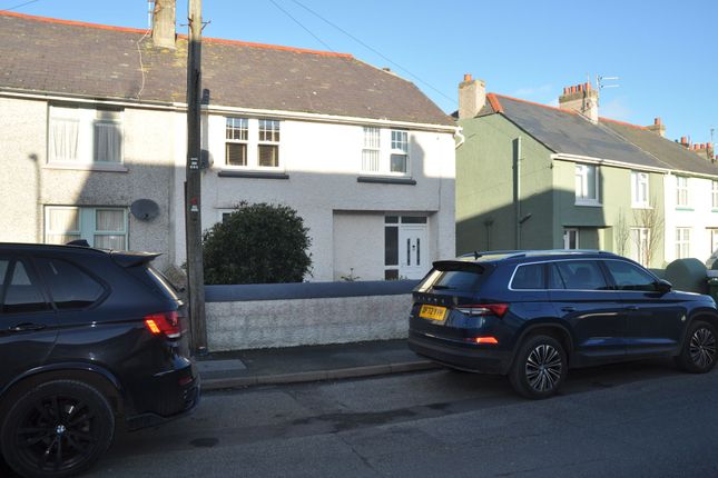 Gwelfor Avenue, Holyhead, LL65 3 bed semi