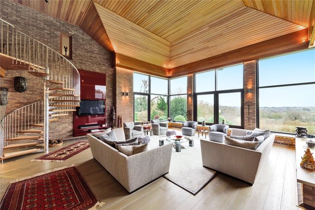 Wykeham Rise, Totteridge, London, N20 6 bed detached house for sale