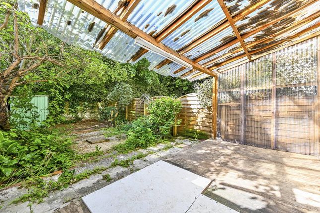 Carlton Vale, Maida Vale, London, NW6 4 bed flat for sale