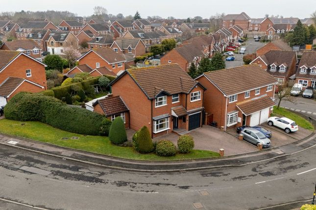 4 bed detached house