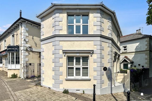 4 Church Street, Old Town BN21 2 bed link detached house for sale