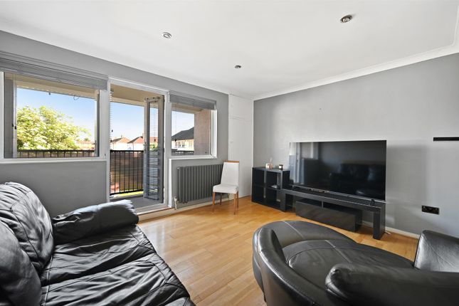 Felton Close, Borehamwood WD6 1 bed flat for sale