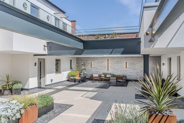 2 bed flat