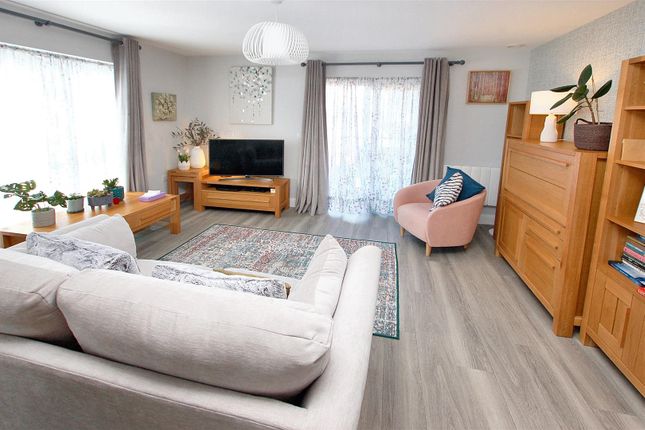 Herald Gardens, Tunbridge Wells 2 bed flat for sale