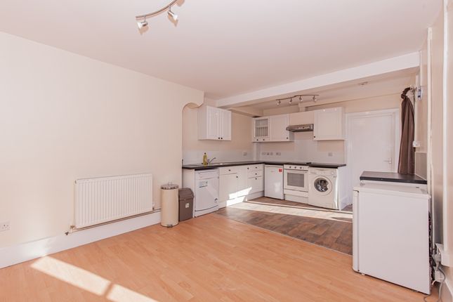 5 bedroom end of terrace house for sale