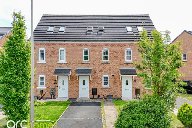 3 bedroom town house for sale