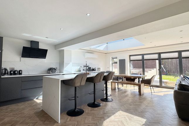 Chadwick Lane, Farnworth, Widnes 4 bed detached house for sale
