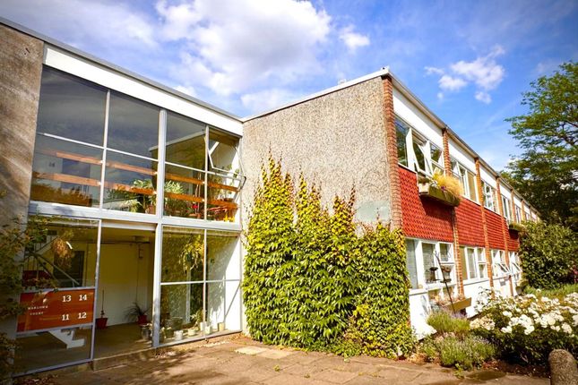 Parkleys, Richmond, TW10 2 bed flat for sale