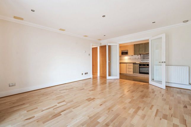 Twickenham Road, Teddington, TW11 2 bed flat for sale