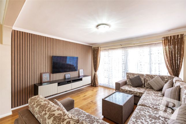 Egbert Gardens, Wickford, SS11 4 bed detached house for sale