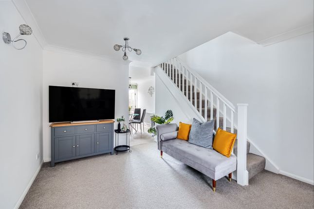 Chepstow Drive, Milton Keynes, MK3 2 bed terraced house for sale