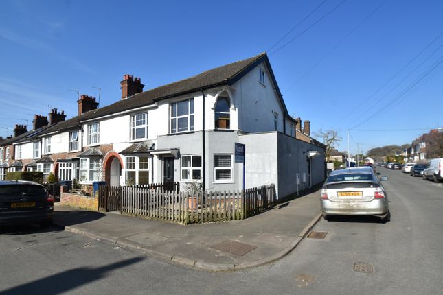 2 bedroom maisonette for sale