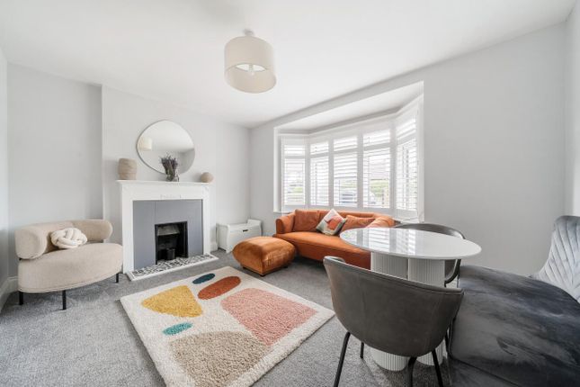 Baston Road, Hayes, Kent, BR2 2 bed maisonette for sale