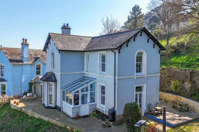 4 bed detached house