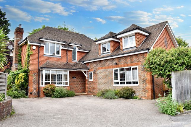 5 bed detached house