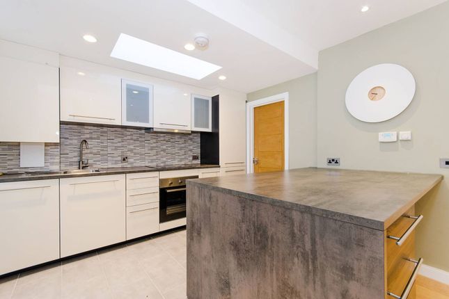 Headstone Gardens, Headstone, Harrow... 3 bed semi