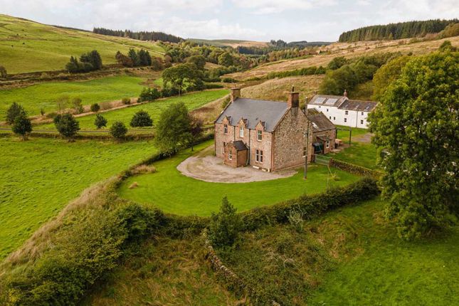 5 bed detached house