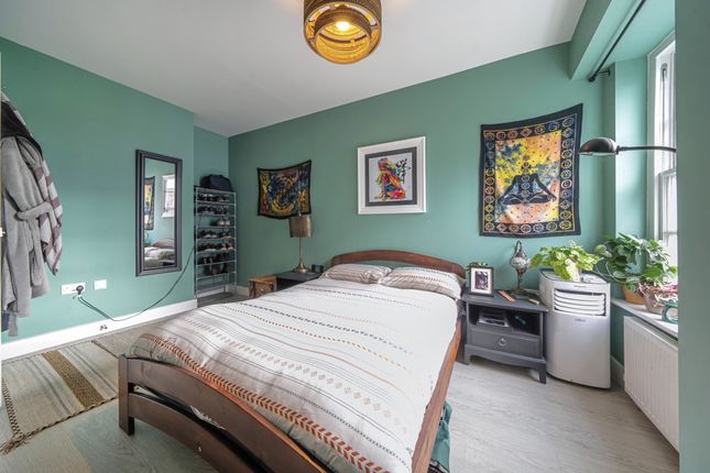 Windsor Street, Uxbridge, Middlesex 1 bed apartment for sale