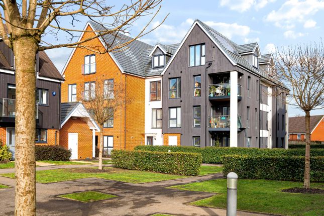 Huxley Drive, Hurst Green, Oxted, RH8 2 bed flat for sale