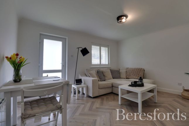Hutton Road, Shenfield, CM15 1 bed maisonette for sale