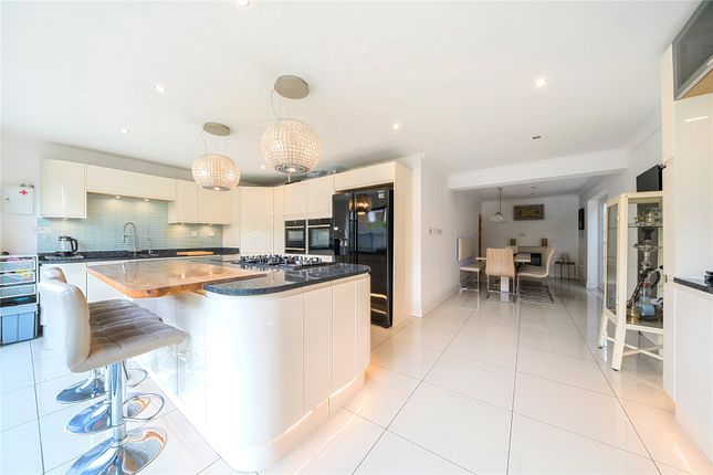 4 bed detached house