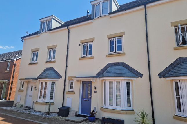 Clos Y Mametz, Porthcawl CF36 4 bed terraced house for sale
