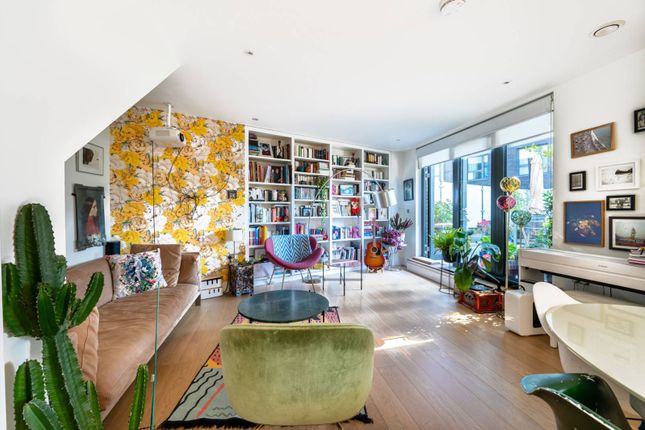 Empire Way, Wembley Park, Wembley, HA9 3 bed flat for sale