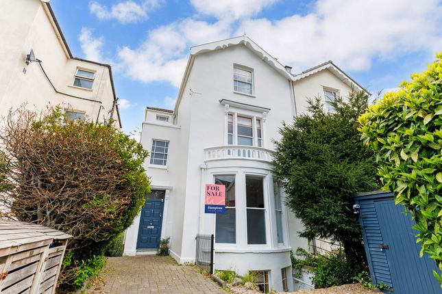 5 bedroom semi-detached house for sale