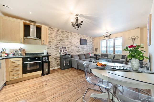 Drayton Green Road, London 2 bed apartment for sale