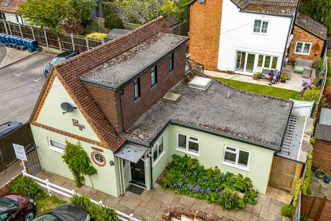 Station Road, Marlow, Buckinghamshire 4 bed detached house for sale