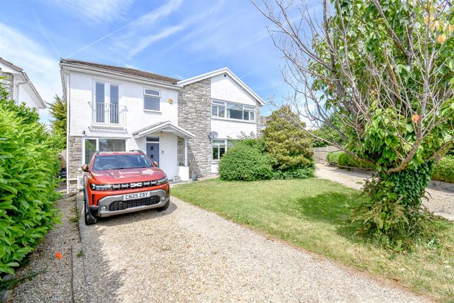 5 bed detached house