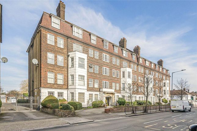 Sidmouth Road, London NW2 3 bed flat for sale