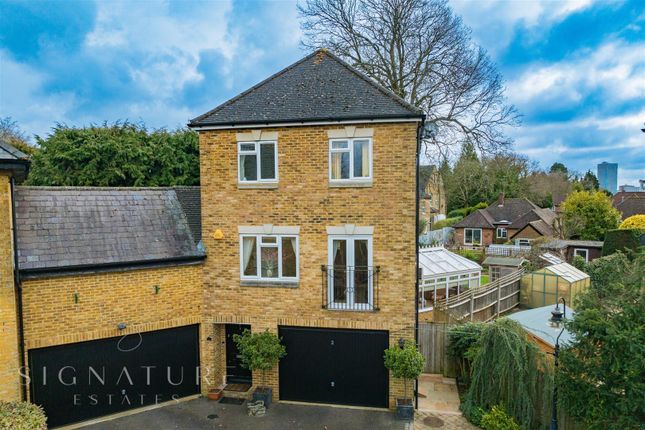 Saxton Mews, Dellfield Close, Watford 5 bed house for sale