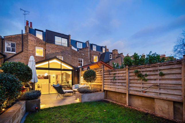 6 bedroom terraced house for sale