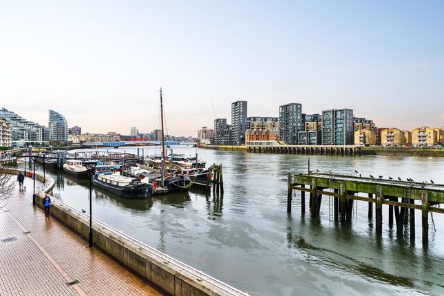Clove Hitch Quay, Wandsworth 2 bed apartment for sale