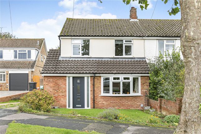 Windmill Avenue, St. Albans... 3 bed semi