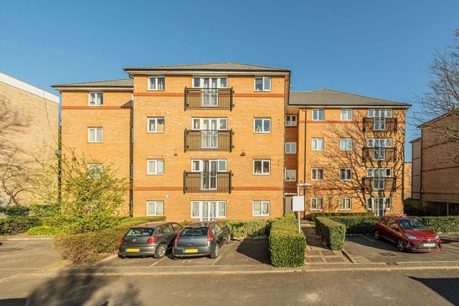 Orchid Gardens, Hounslow TW3 2 bed flat for sale
