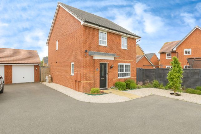 4 bed detached house