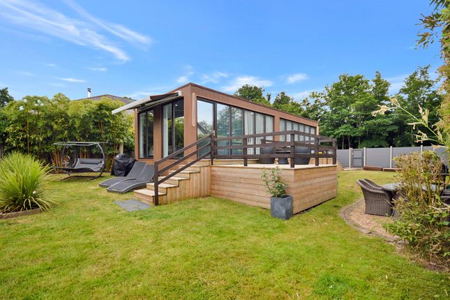 1 bed detached house
