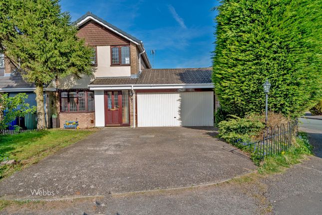 3 bedroom link detached house for sale