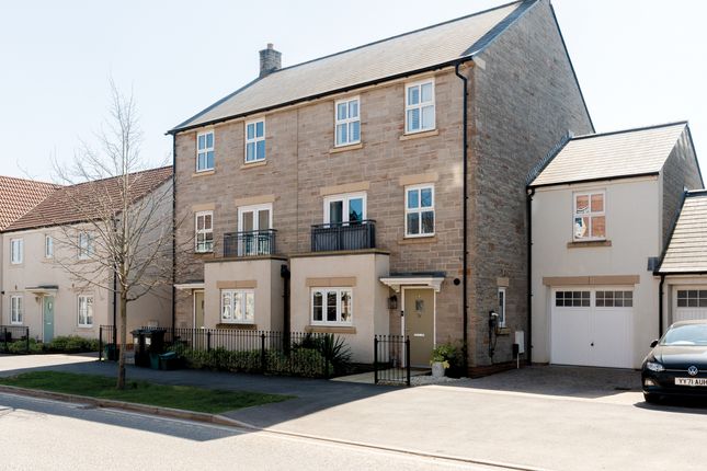 4 bedroom semi-detached house for sale