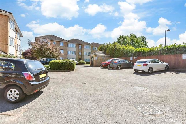 Springfield Drive, Gants Hill... 1 bed flat for sale