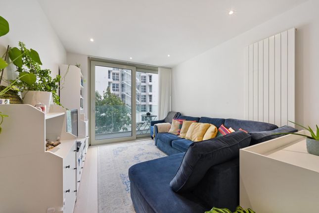 Corsair House, Royal Wharf, E16 2 bed apartment for sale