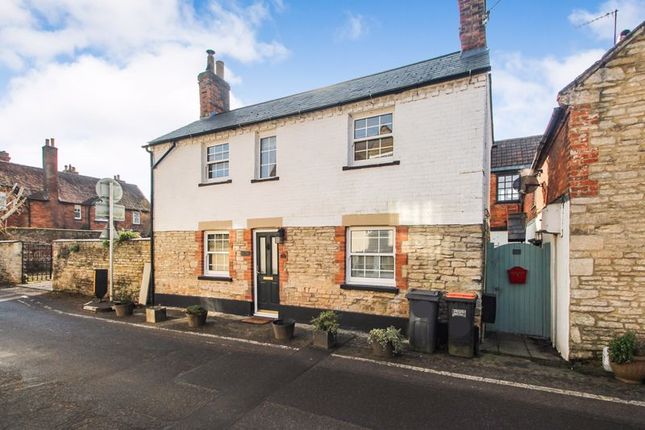 2 bedroom detached house for sale