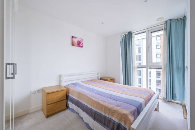Western Gateway, Royal Docks, London... 2 bed flat for sale