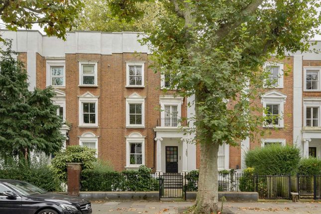 Hammersmith Grove, London W6 2 bed flat for sale