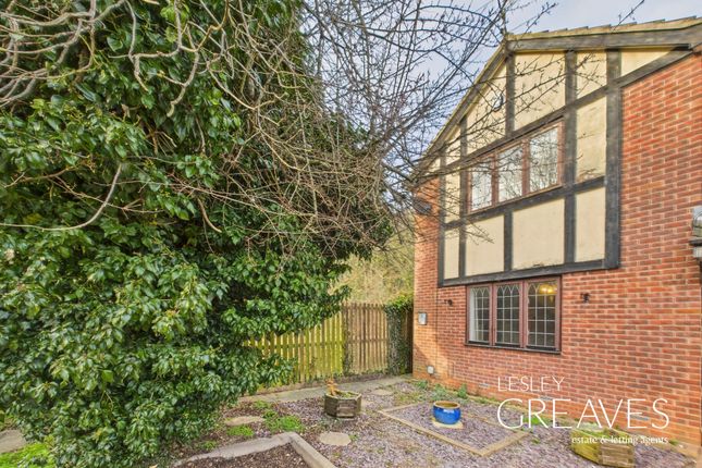 2 bedroom town house for sale