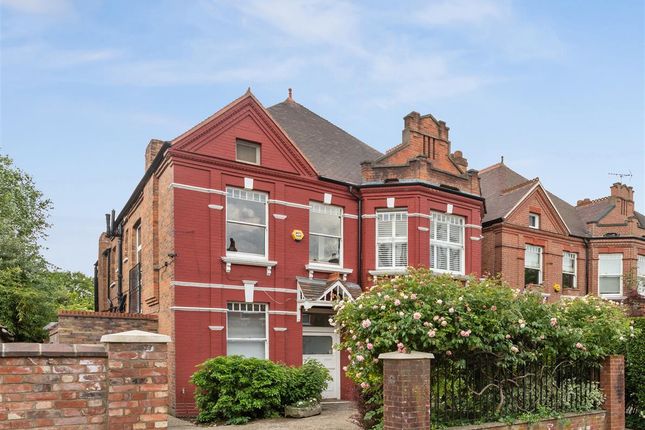 Teignmouth Road, London,NW2 6 bed detached house for sale